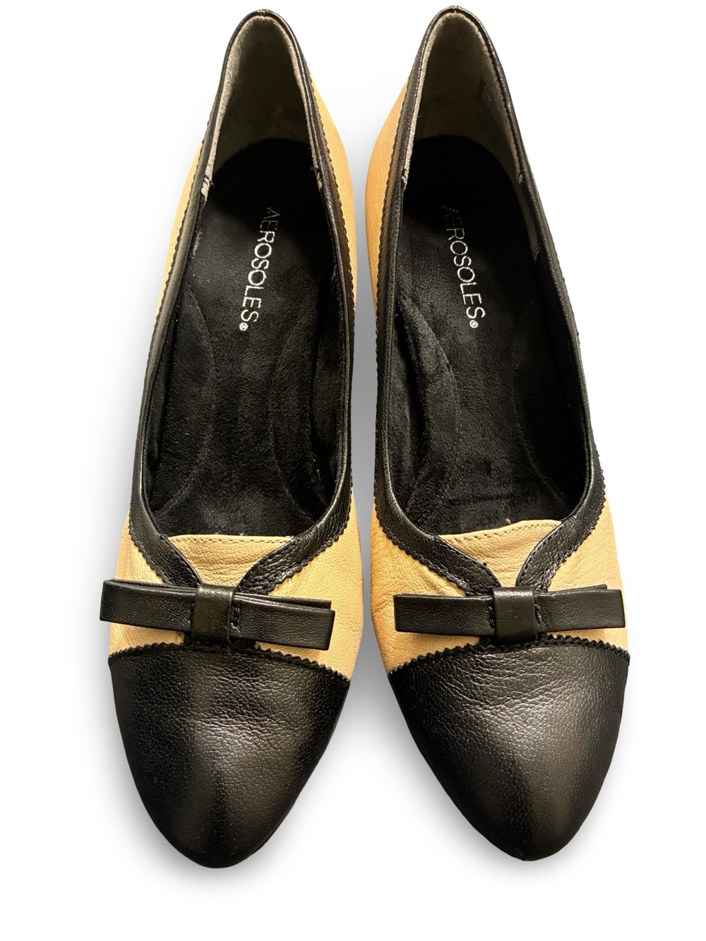 AEROSOLES Two-Tone Black and Beige Mid-Heel Pumps with Bow
